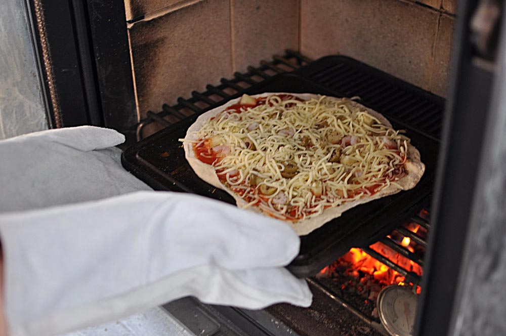 Pizza Feuer im Stein Tulikivi Öfen