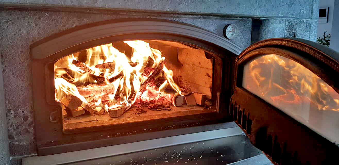 Freitags „Brutzeln und Backen“ im Tulikivi Backrohr